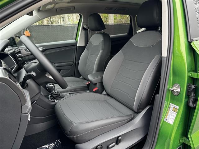 2025 Volkswagen Taos SE Black 4Motion