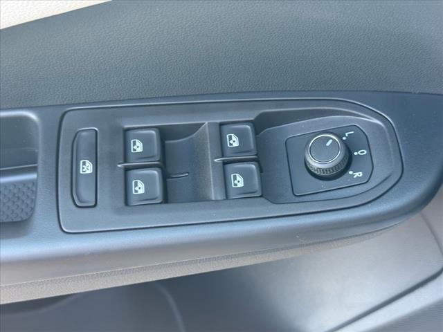 2025 Volkswagen Taos S