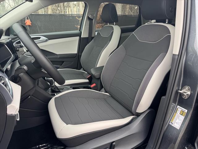 2025 Volkswagen Taos SE 4Motion