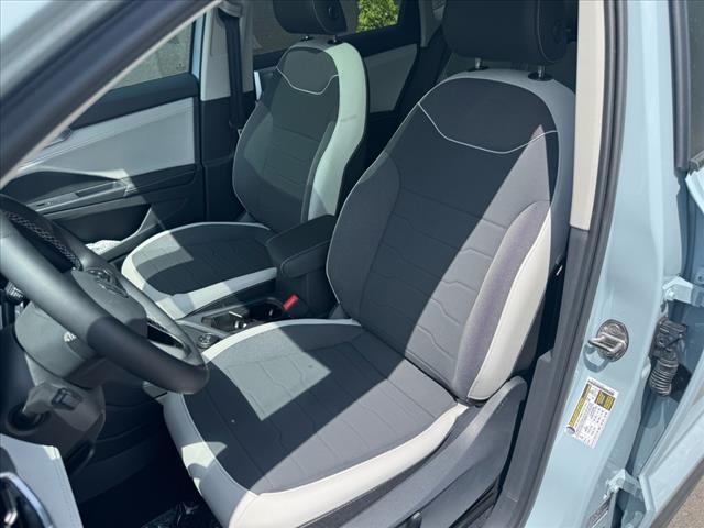 2025 Volkswagen Taos SE 4Motion