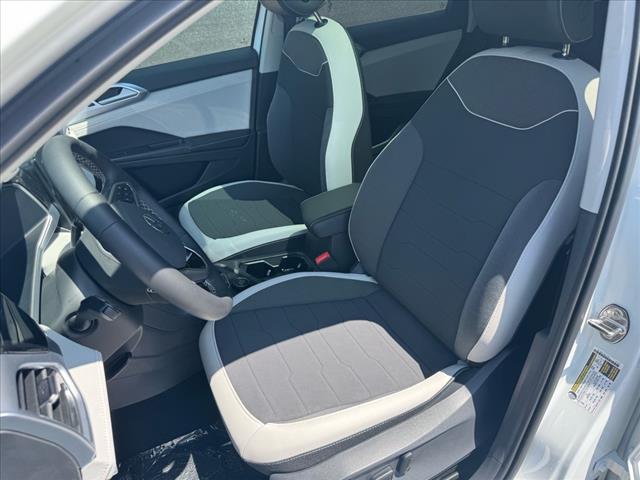 2025 Volkswagen Taos SE 4Motion