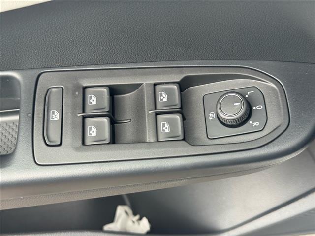 2025 Volkswagen Taos SE 4Motion