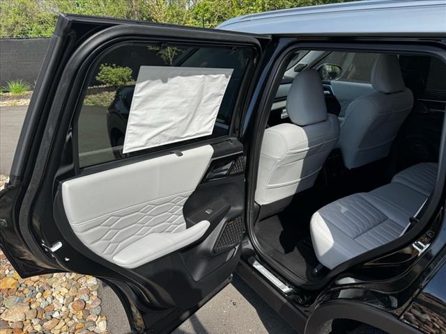 2025 Mitsubishi Outlander SEL Platinum Edition