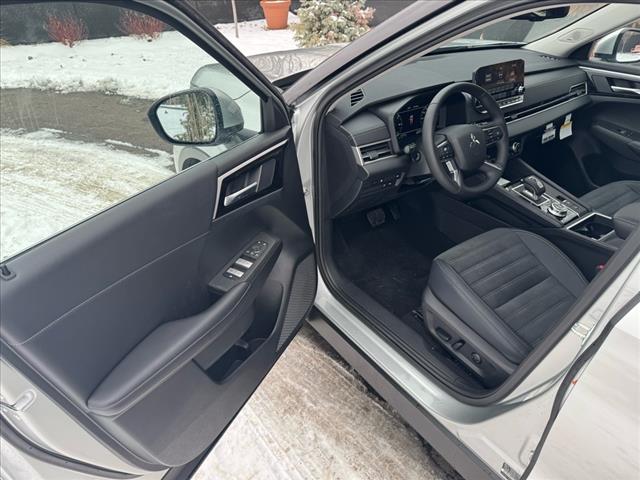 2025 Mitsubishi Outlander PHEV SE