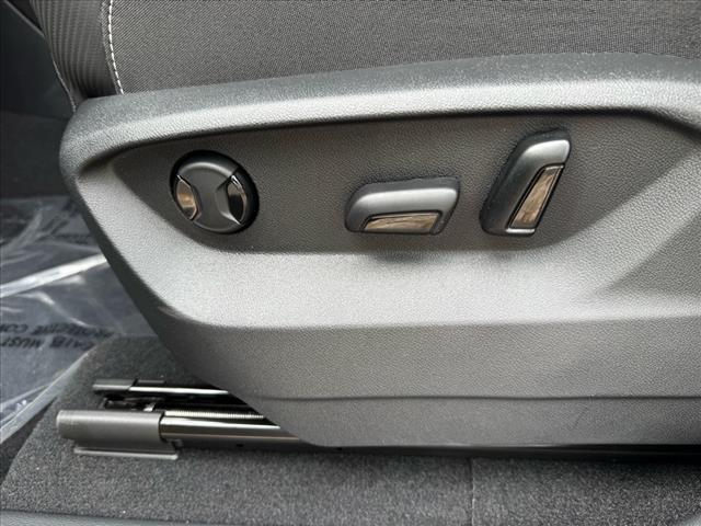 2025 Volkswagen Atlas Cross Sport SE 4Motion