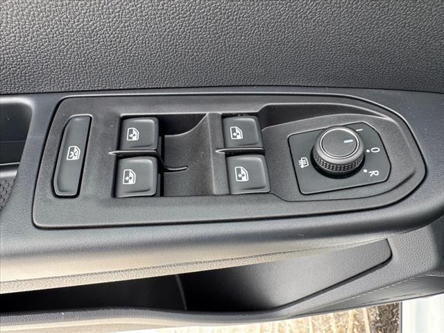 2025 Volkswagen Taos SE Black 4Motion