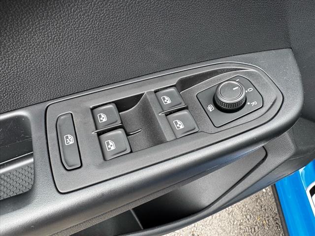 2025 Volkswagen Taos SE Black 4Motion