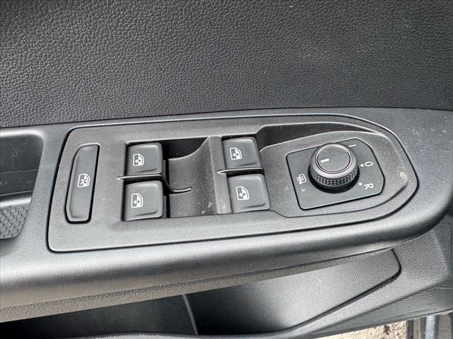 2025 Volkswagen Taos SE 4Motion