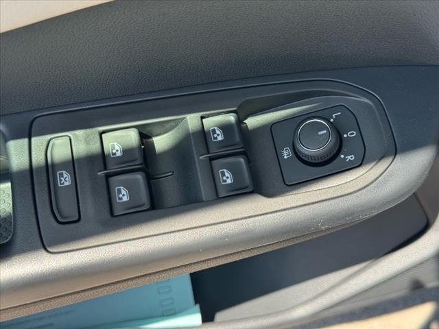 2025 Volkswagen Taos SE 4Motion