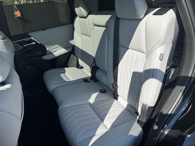 2025 Mitsubishi Outlander SEL Platinum Edition