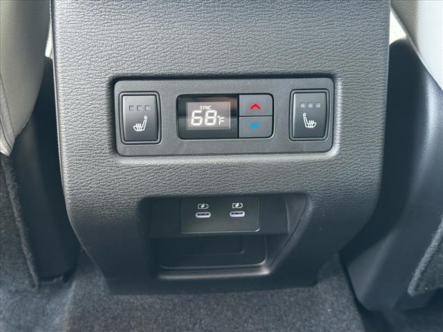 2025 Mitsubishi Outlander SEL Platinum Edition