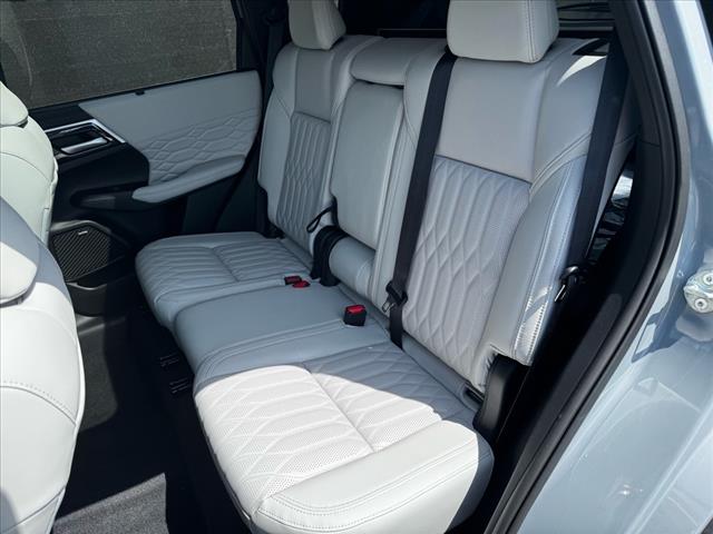 2025 Mitsubishi Outlander SEL