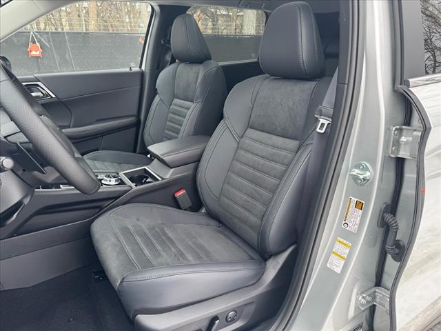 2025 Mitsubishi Outlander PHEV SE