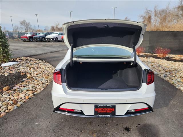 2023 Hyundai SONATA Hybrid Limited