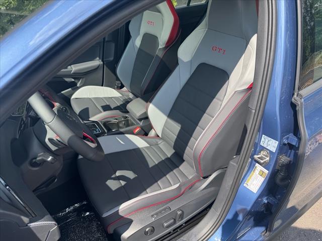 2025 Volkswagen Golf GTI SE