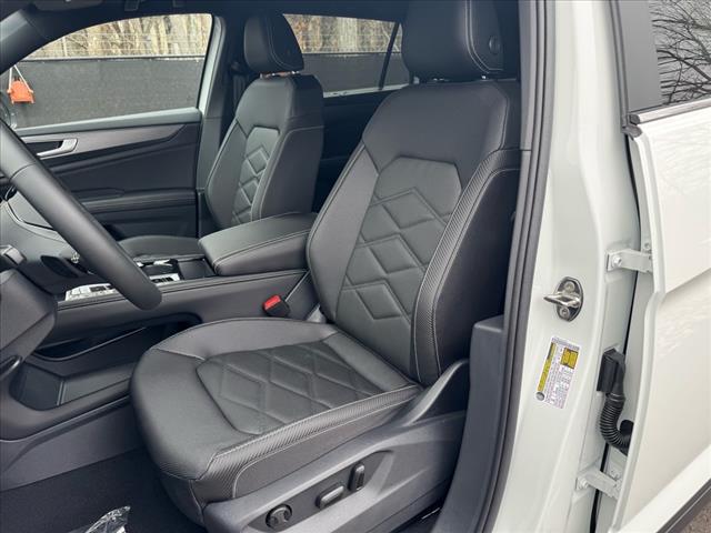 2025 Volkswagen Atlas Cross Sport SE 4Motion