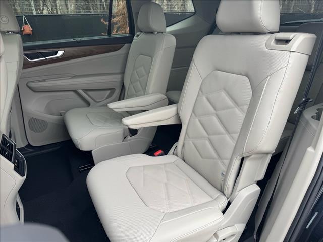2025 Volkswagen Atlas SE