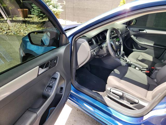 2015 Volkswagen Jetta 1.8T SE W/CONNECT