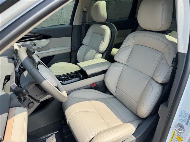 2025 Lincoln Nautilus Hybrid Reserve