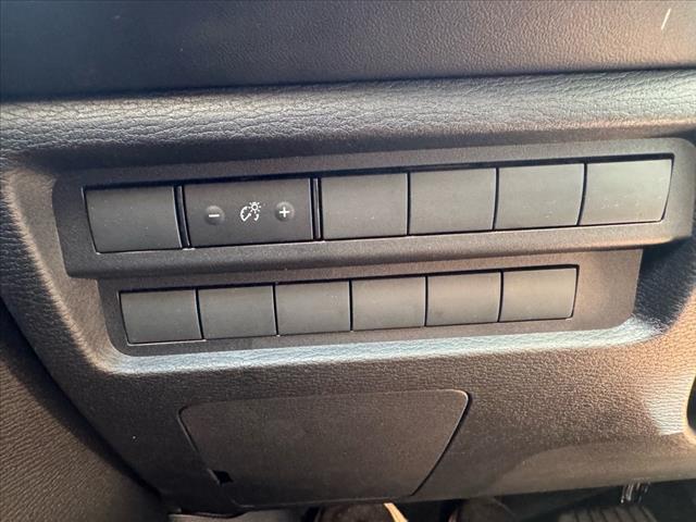 2025 Mitsubishi Outlander ES