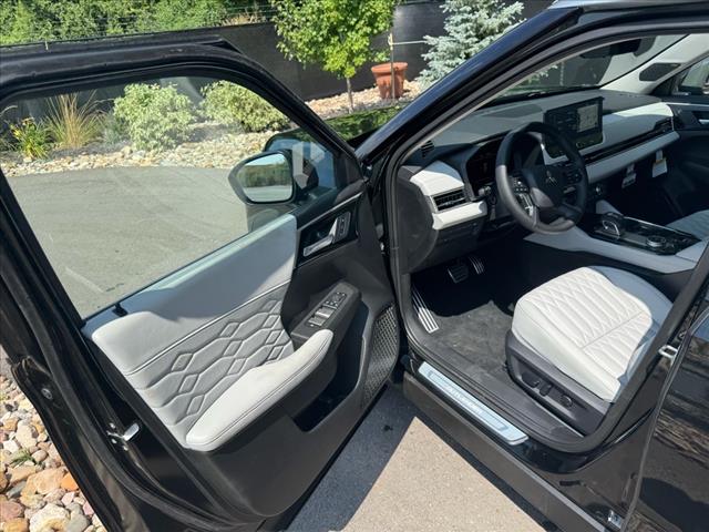 2025 Mitsubishi Outlander SEL Platinum Edition