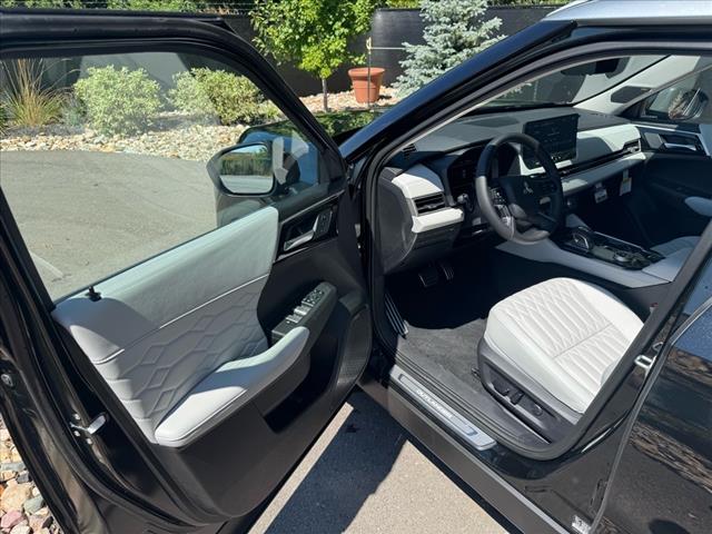 2025 Mitsubishi Outlander SEL Platinum Edition