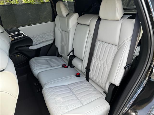 2025 Mitsubishi Outlander SEL Platinum Edition