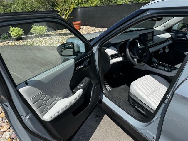 2025 Mitsubishi Outlander SEL