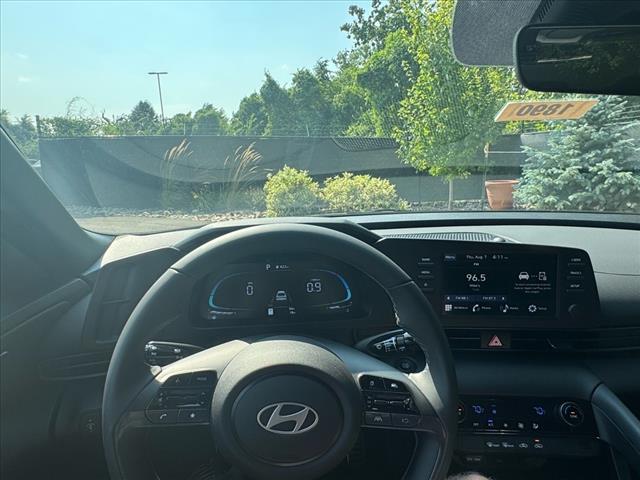 2025 Hyundai ELANTRA SEL Sport