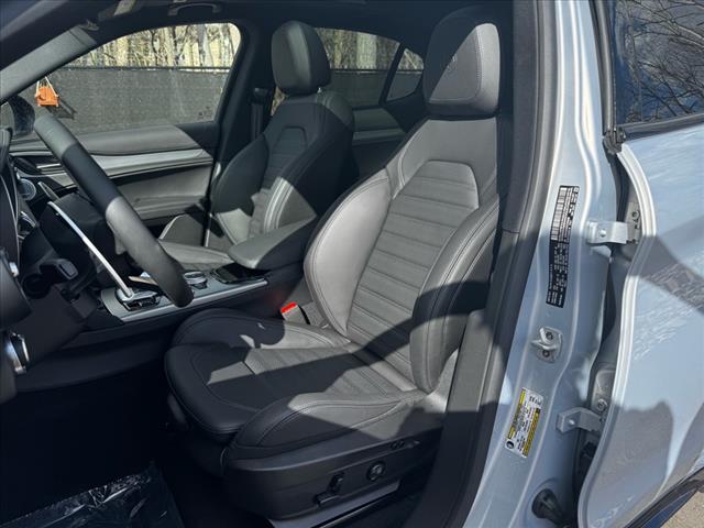 2025 Alfa Romeo Stelvio Base