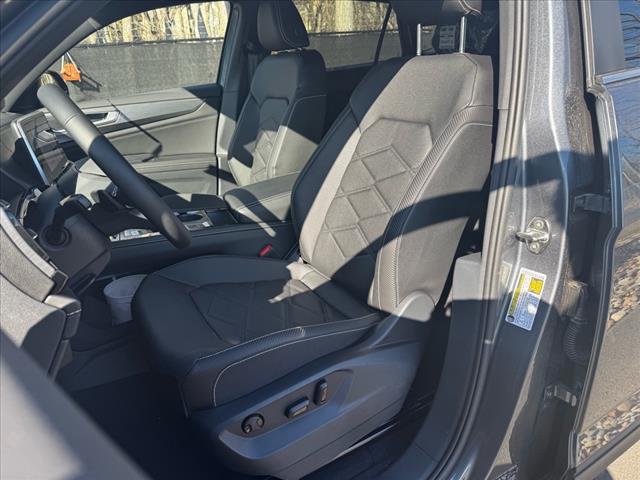 2025 Volkswagen Atlas Cross Sport SE 4Motion