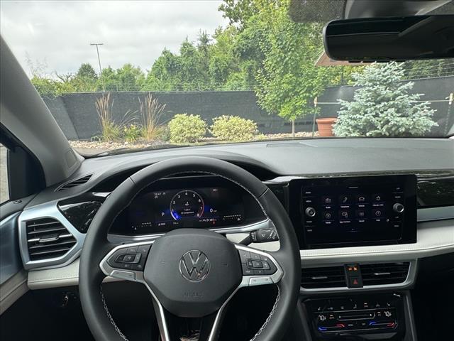 2025 Volkswagen Taos SE 4Motion