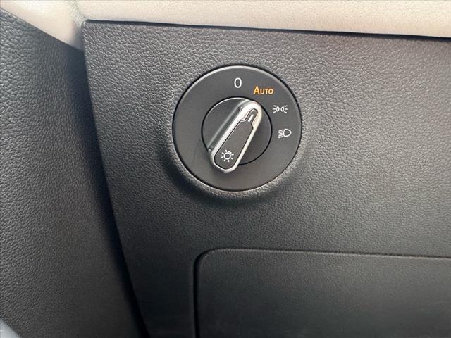 2025 Volkswagen Taos SE 4Motion