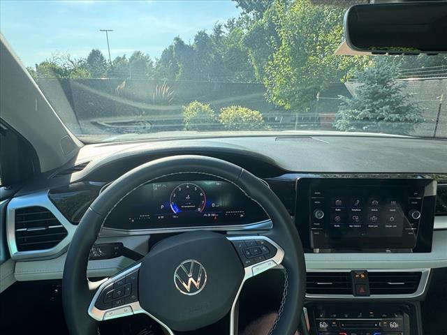 2025 Volkswagen Taos SE 4Motion