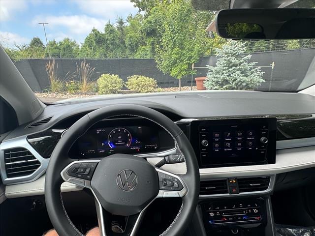 2025 Volkswagen Taos SE 4Motion