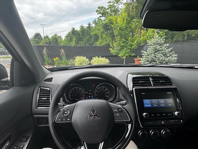 2025 Mitsubishi Outlander Sport SE