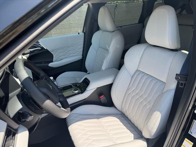 2025 Mitsubishi Outlander SEL Platinum Edition