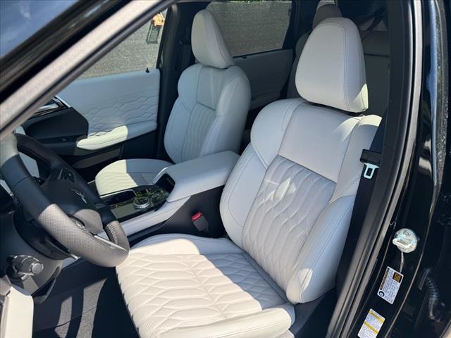 2025 Mitsubishi Outlander SEL Platinum Edition