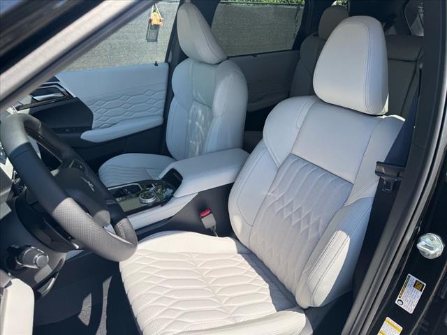 2025 Mitsubishi Outlander SEL Platinum Edition