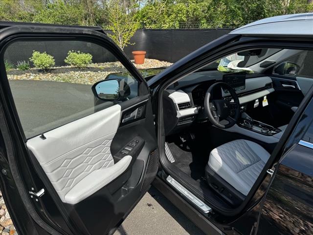 2025 Mitsubishi Outlander SEL Platinum Edition