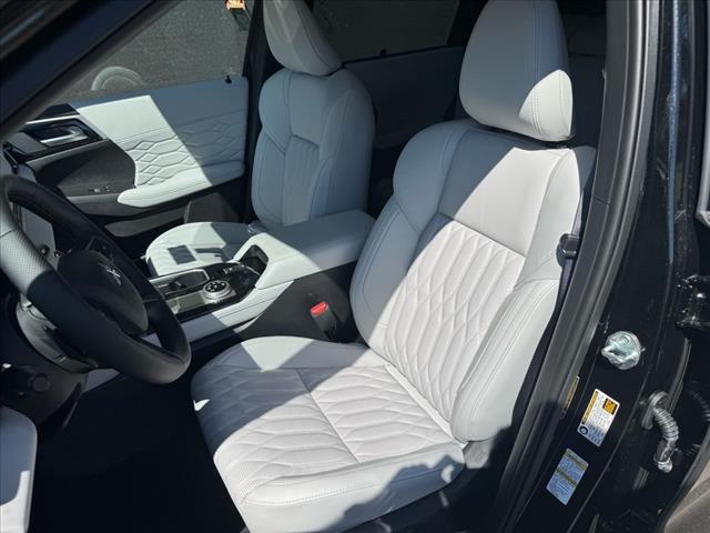 2025 Mitsubishi Outlander SEL Platinum Edition