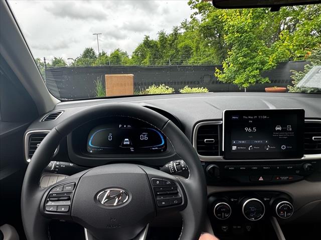 2025 Hyundai VENUE SEL