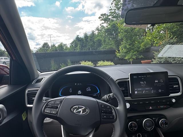 2025 Hyundai VENUE SEL