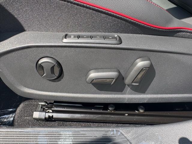 2025 Volkswagen Golf GTI SE