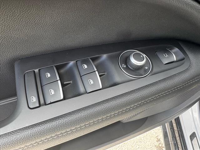 2025 Alfa Romeo Stelvio Base