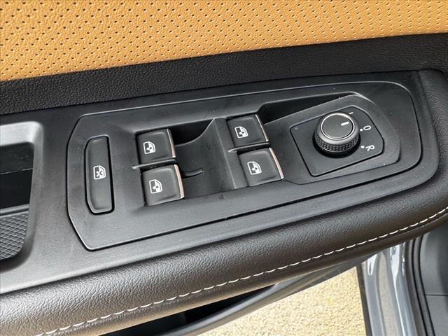 2025 Volkswagen Atlas Cross Sport SEL R-Line Black 4Motion