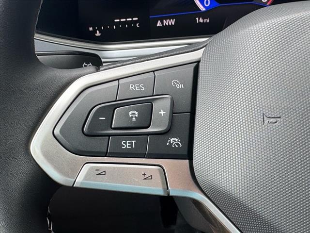 2025 Volkswagen Taos SE 4Motion