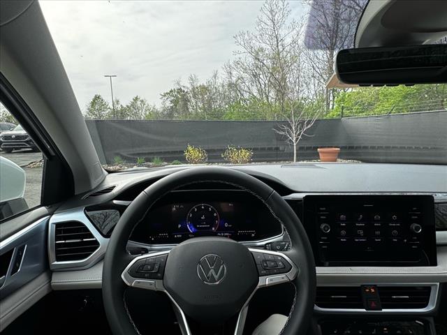 2025 Volkswagen Taos SE 4Motion