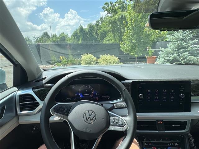 2025 Volkswagen Taos SE 4Motion