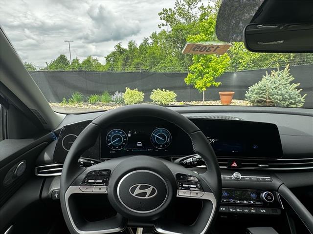 2025 Hyundai ELANTRA Hybrid Limited